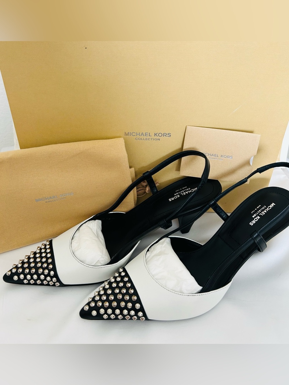 🖤Michael Kors Collections🤍 “Eloise Runway”Leather-Studded Slingback kitten heels